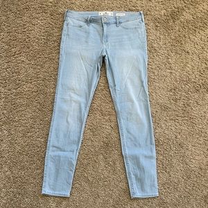 Hollister 9R low rise